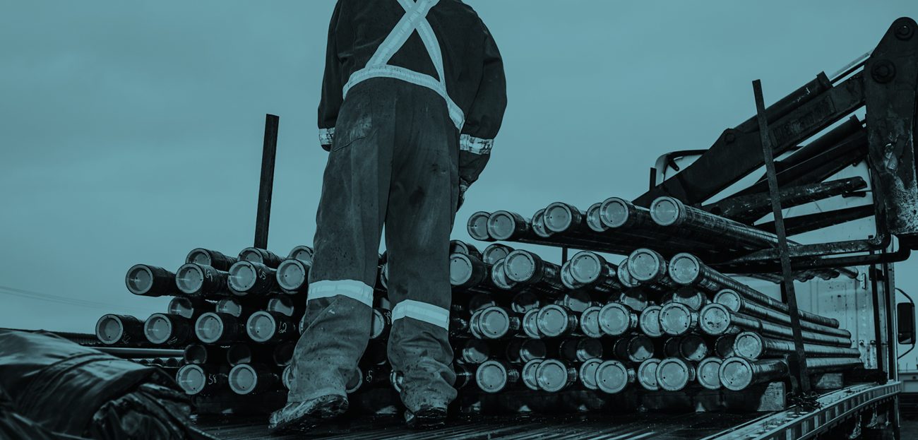 AK Casing crew working with OCTG casing and tubing